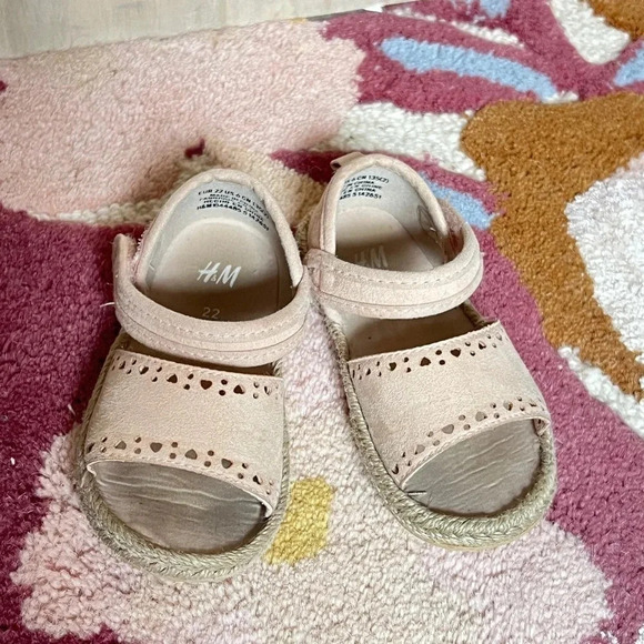 H&M baby girl shoes sandals espadrilles suede hearts blush pink beige toddler - Picture 2 of 9